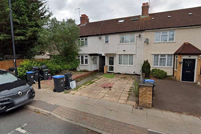 4 Bedroom Property To Rent In Brimsdown Avenue, Enfield, EN3