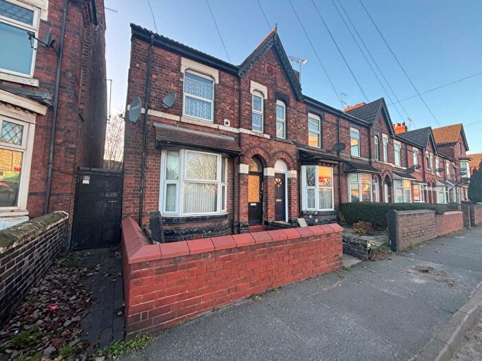 3 Bedroom Town House For Sale In Gresty Road, Crewe, Cheshire, CW2