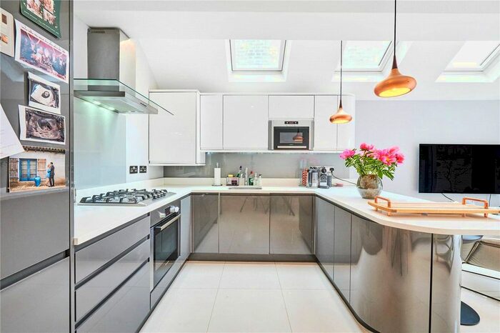 2 Bedroom Flat To Rent In Hartismere Road, Fulham, SW6
