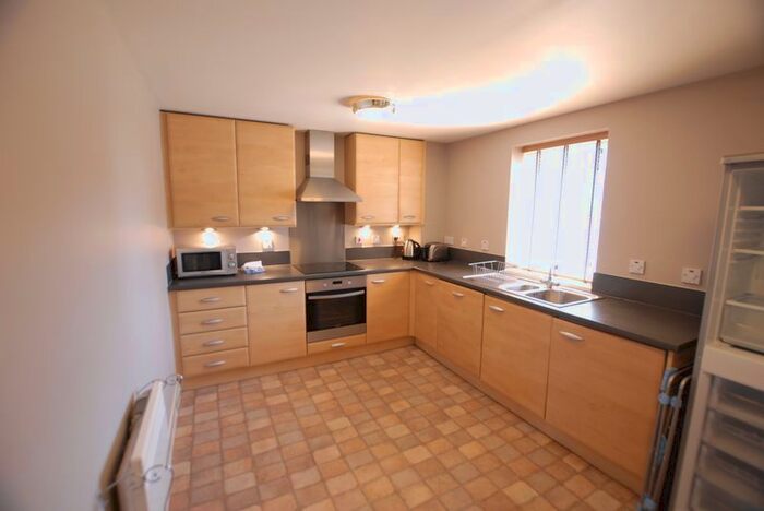2 Bedroom Flat To Rent In Knightsbridge Court, Gosforth, Jw., NE3