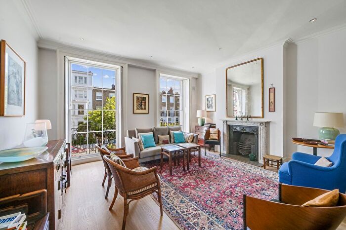 3 Bedroom Detached House To Rent In Bedford Gardens, London, W8