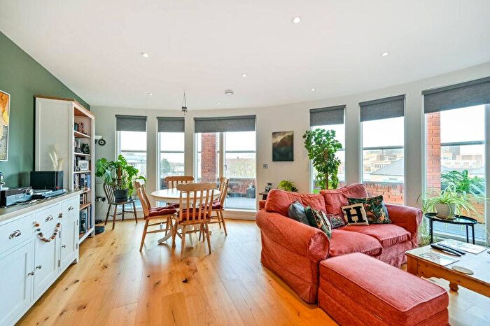 3 Bedroom Flat For Sale In Coombe Road, Kingston, Kingston Upon Thames, KT2