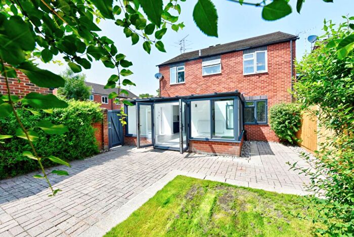2 Bedroom Maisonette For Sale In Knappe Close, Henley-On-Thames, RG9