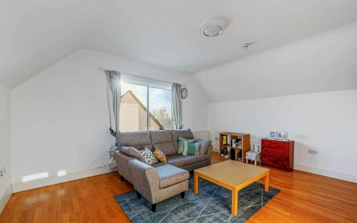 2 Bedroom Flat To Rent In Amherst Road, London, W13