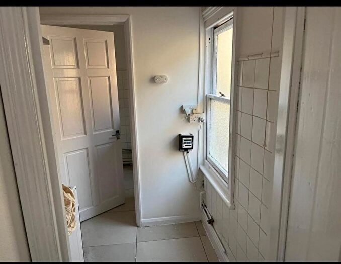 2 Bedroom Flat To Rent In Station Road, Hertfordshire, Al, AL5