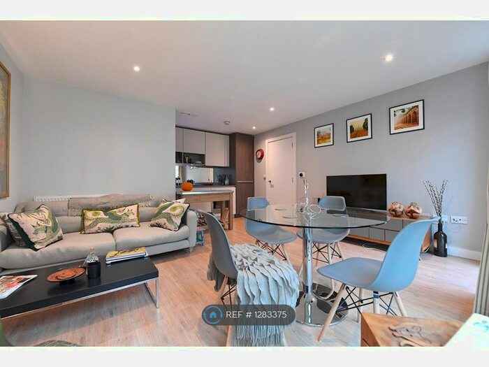 2 Bedroom Flat To Rent In Hudson Building, London SE10