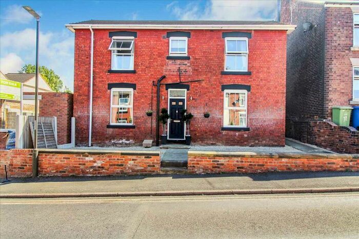 3 Bedroom House To Rent In Queen Street, S43