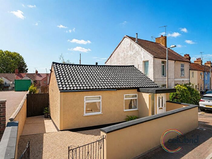 2 Bedroom Detached Bungalow For Sale In Church Street, Grays, RM17