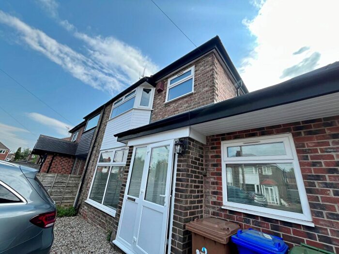 4 Bedroom House To Rent In Glenlea Drive, Didsbury, M20