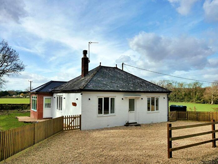 3 Bedroom Bungalow To Rent In White Lodge, Braydon, SN5