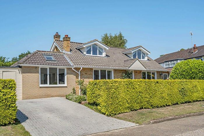 4 Bedroom Detached House For Sale In Turnoak Avenue, Woking, Surrey, GU22