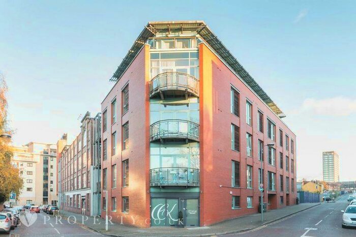 2 Bedroom Apartment To Rent In The Base, Birmingham City Centre, B16