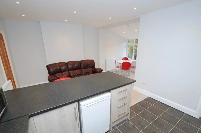 5 Bedroom Detached House To Rent In Student House On Stanfield Road, BH9