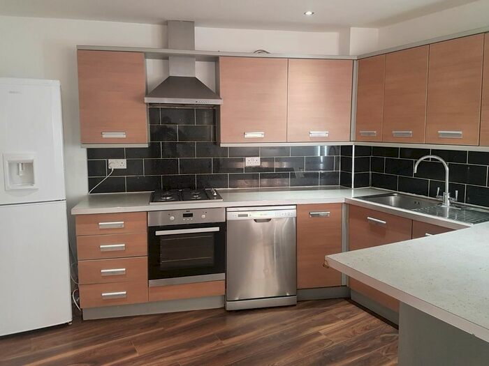 2 Bedroom Flat To Rent In Effra Road, Wimbledon, SW19