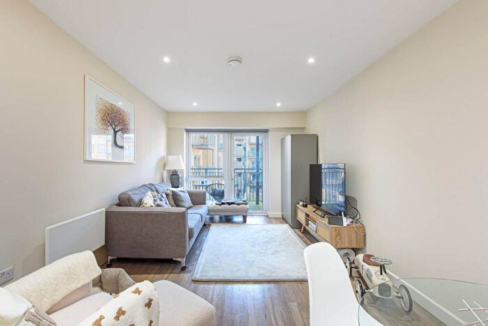 1 Bedroom Flat For Sale In Beaufort Square, Colindale, London, NW9