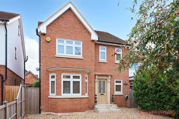4 Bedroom Detached House For Sale In Molember Road, East Molesey, KT8