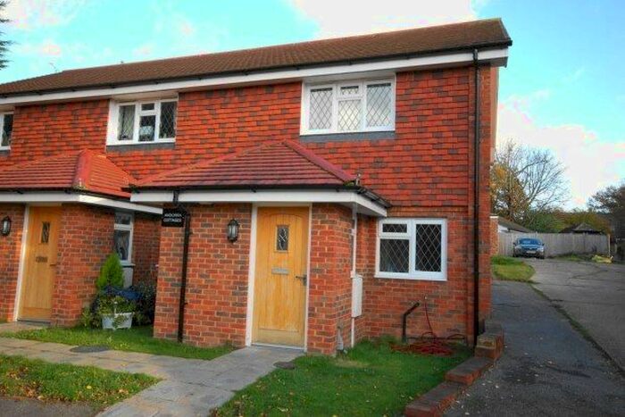 2 Bedroom Property To Rent In Andorra Cottages, Uckfield, TN22