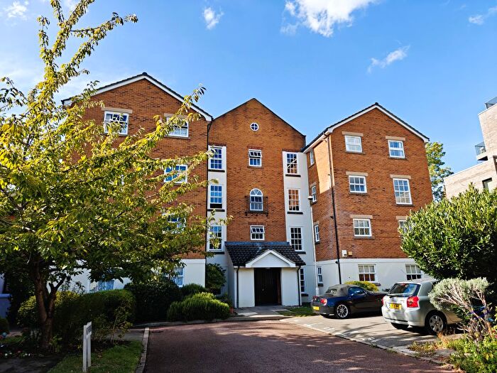 1 Bedroom Flat For Sale In Moriatry Close, London, N7