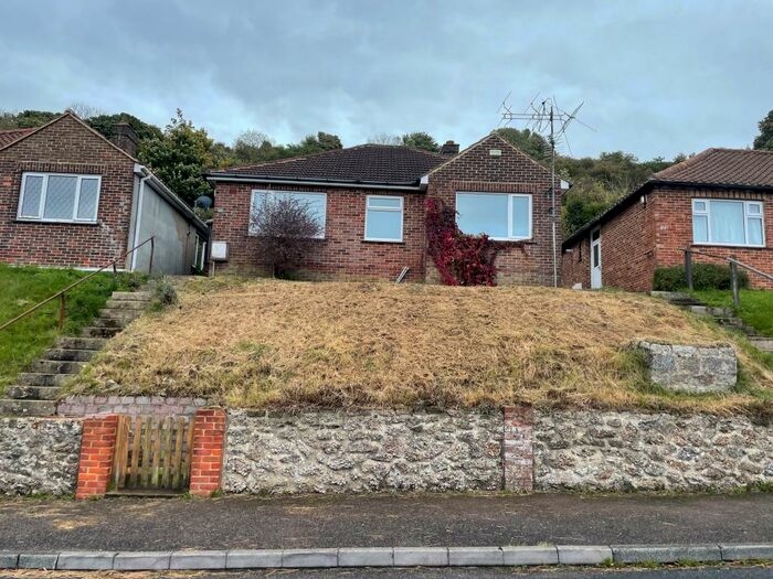 2 Bedroom Bungalow To Rent In Mount Road, Dover, CT17
