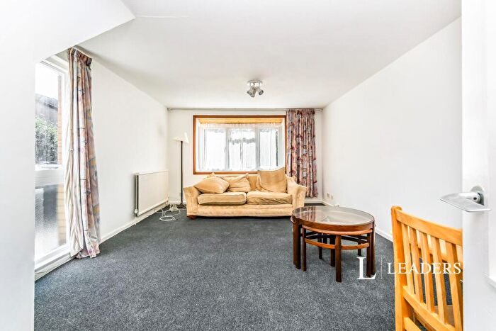 2 Bedroom Maisonette To Rent In Park Hill Rise, East Croydon, Surrey, CR0