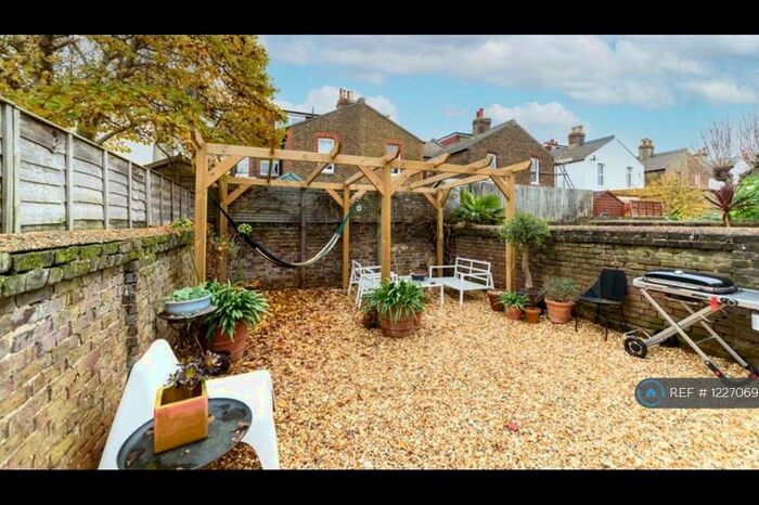 1 Bedroom Flat To Rent In Prinsep Road, Hove, BN3