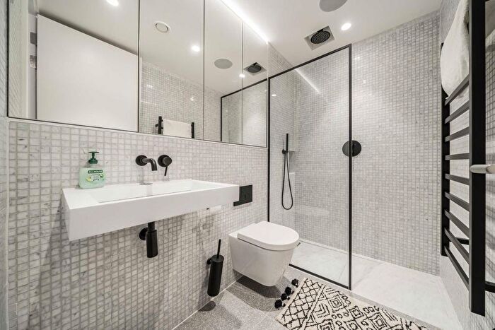 2 Bedroom Flat For Sale In Downs Road, London, E5