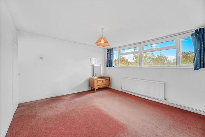 3 Bedroom Flat For Sale In Camden Road, Camden, NW1
