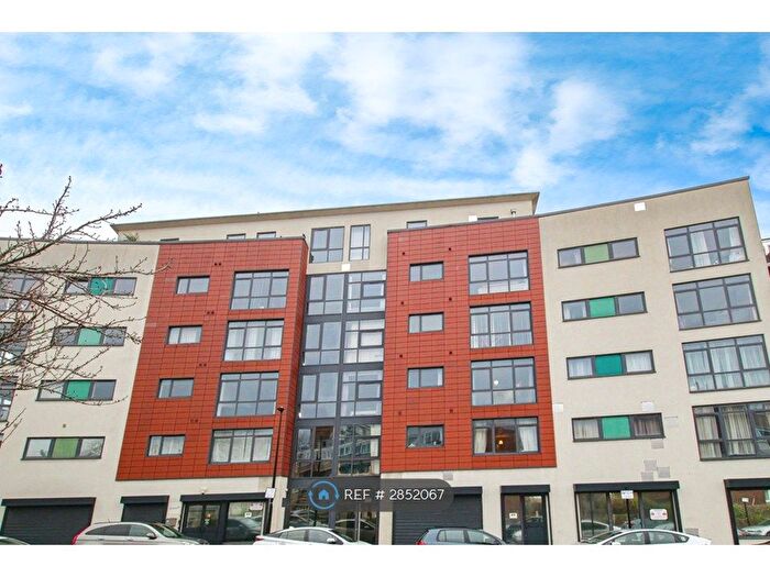 2 Bedroom Flat To Rent In Copenhagen Place, London, E14