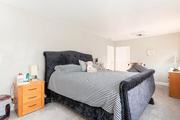 4 Bedroom Detached House For Sale In Manor Farm Close, Stone, Aylesbury, Buckinghamshire, HP17