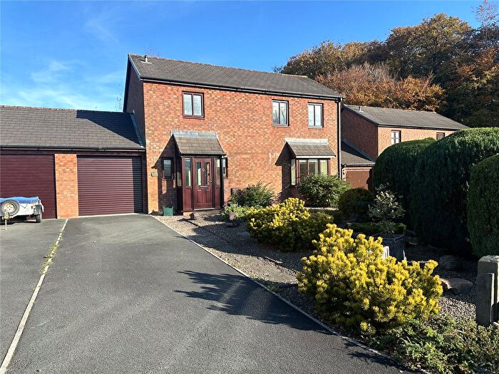 4 Bedroom Link Detached House For Sale In Beacons Park, Brecon, Powys, LD3