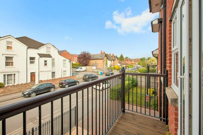 2 Bedroom Apartment To Rent In Fairford Road Maidenhead, SL6