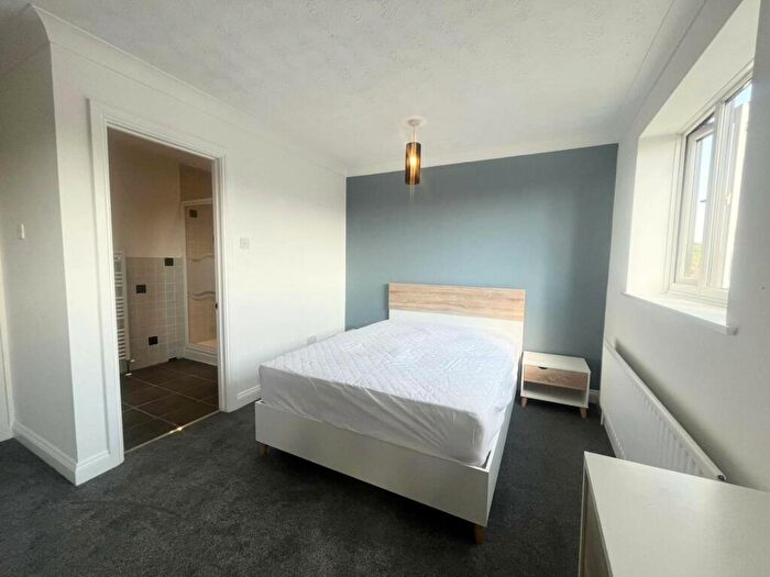 1 Bedroom Semi-Detached House To Rent In Fircroft, Bicester, OX26