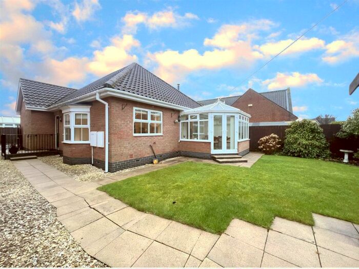 3 Bedroom Detached Bungalow For Sale In Fair View Close, Gilberdyke, HU15