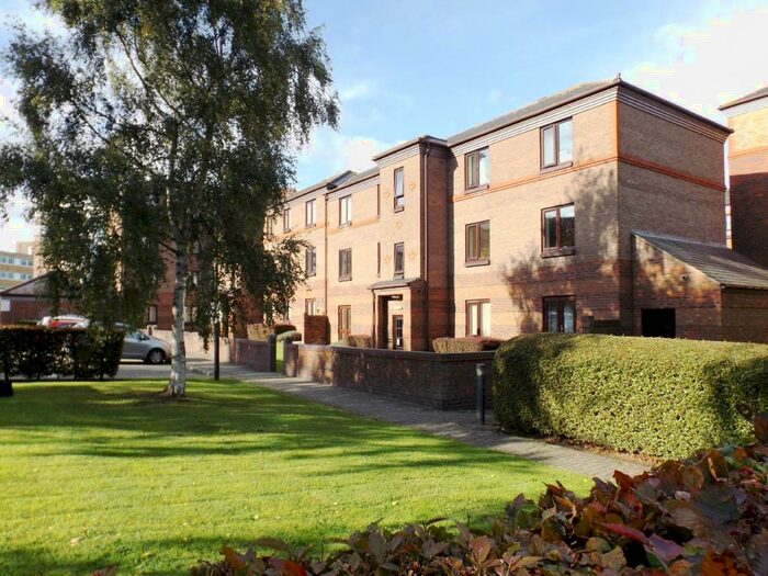 2 Bedroom Flat To Rent In Tiffany Court, Redcliffe Mead Lane, Bristol City Centre, BS1