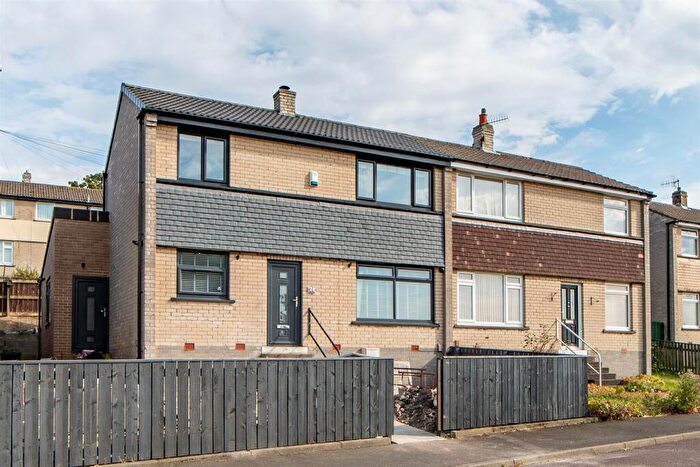 3 Bedroom Semi-Detached House For Sale In Iris Close, Blaydon-On-Tyne, NE21