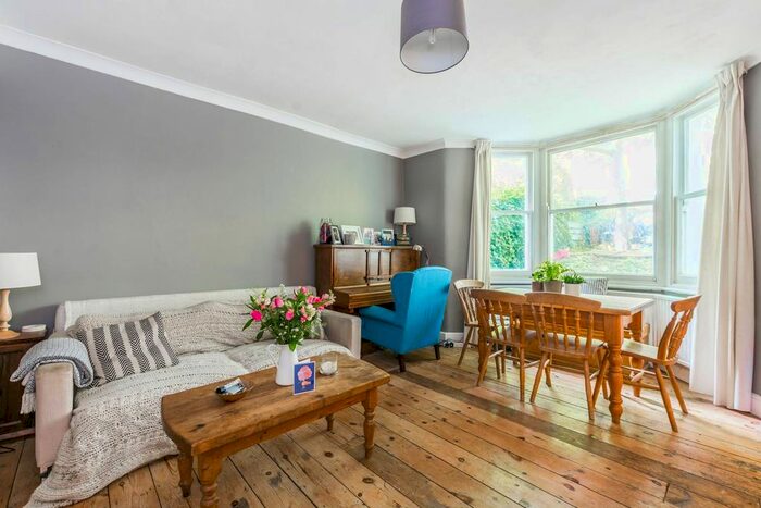 2 Bedroom Flat To Rent In Wray Crescent, Finsbury Park, London, N4