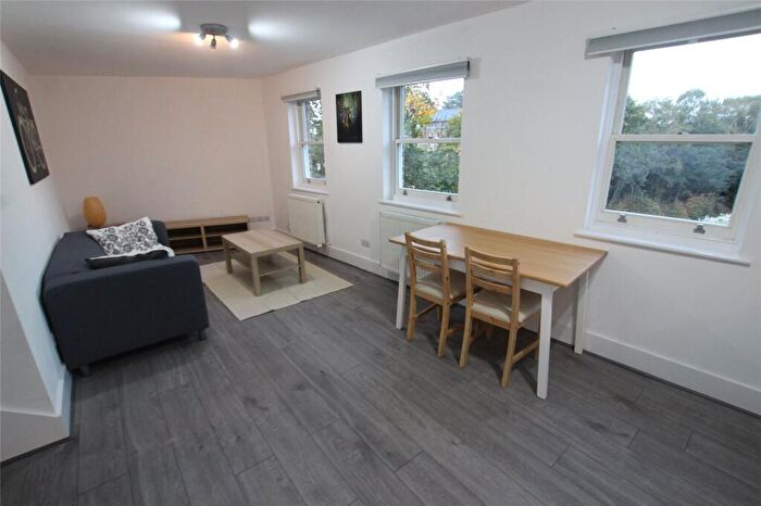 1 Bedroom Apartment To Rent In Courthill Road, Lewisham, London, SE13