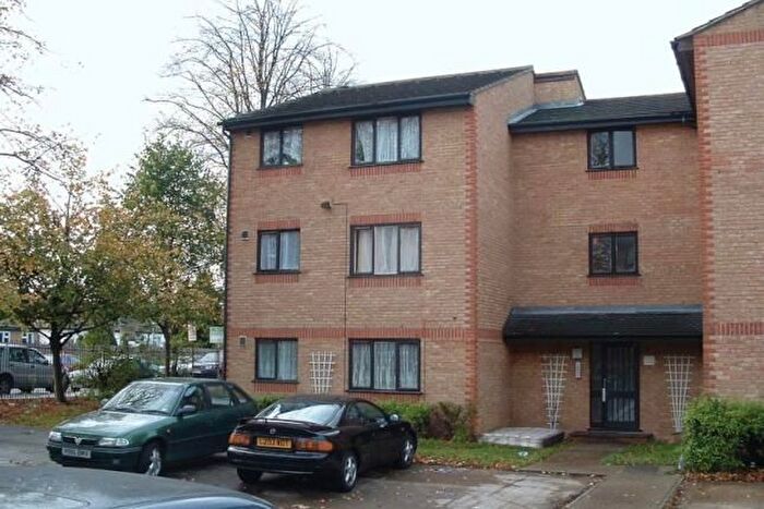 2 Bedroom Flat To Rent In Wigston Close, Edmonton, N18