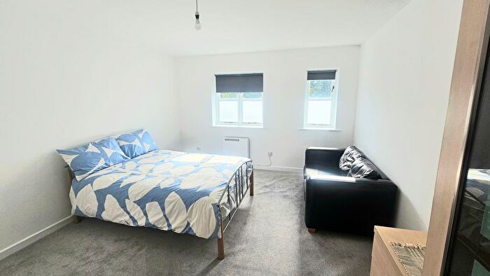 2 Bedroom Flat To Rent In Burton Road, Manchester, M20