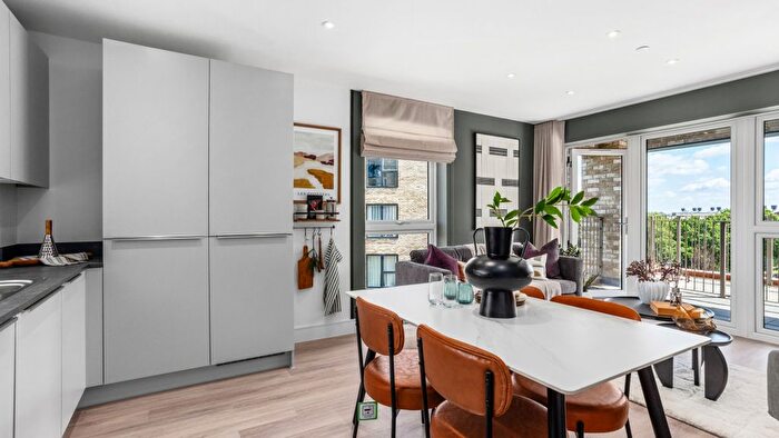 1 Bedroom Flat For Sale In Chalk Road, Erith, DA8