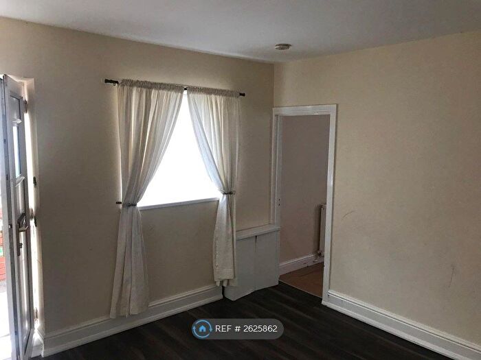 1 Bedroom Flat To Rent In Teak Street, Middlesbrough, TS1