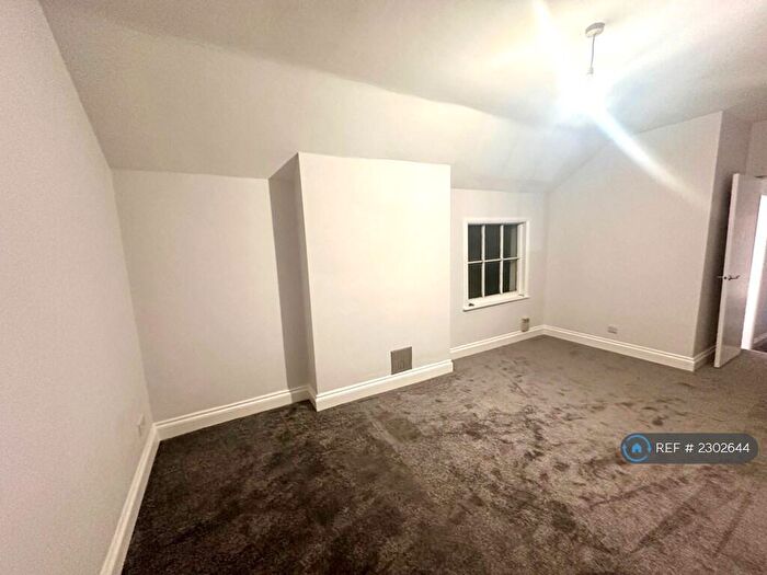 1 Bedroom Flat To Rent In High Street, Eton, Windsor, SL4