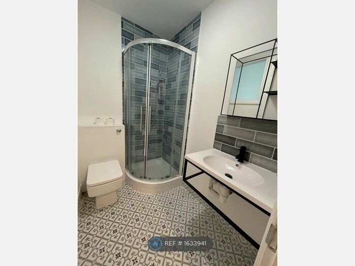 Studio To Rent In Cliff Court, London, NW1