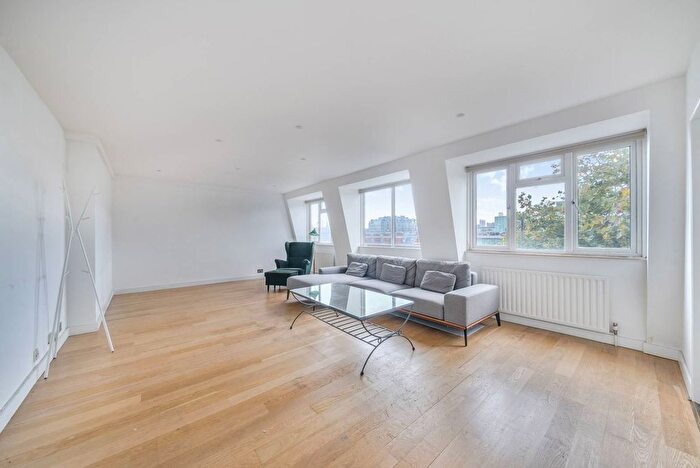 3 Bedroom Flat To Rent In Bedford Avenue, Bloomsbury, London, WC1B