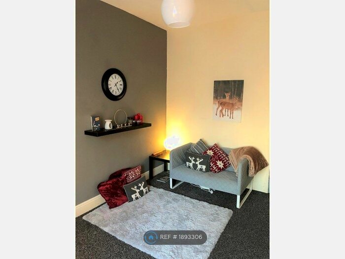 3 Bedroom Terraced House To Rent In Holberry Close, Sheffield, S10