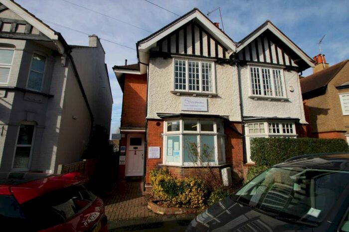 2 Bedroom Apartment To Rent In Town Centre Location, AL3