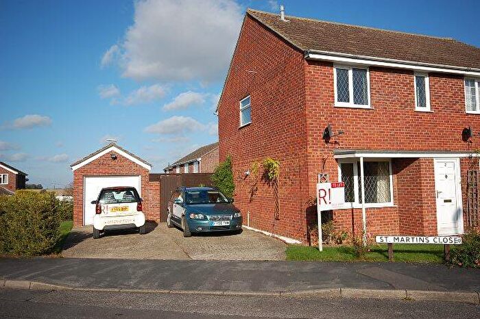 3 Bedroom Semi-Detached House To Rent In St Martin`s Close, Cranwell, NG34