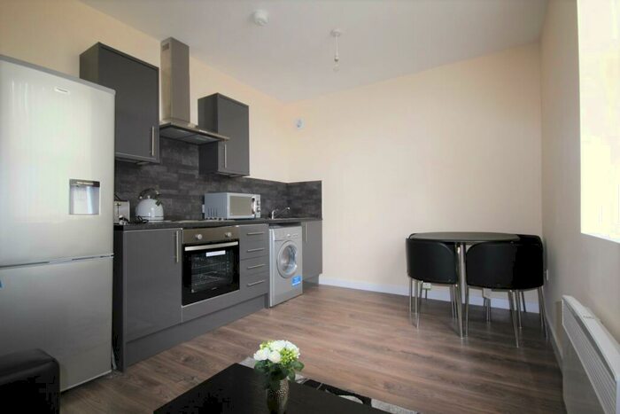 1 Bedroom Apartment To Rent In Francis Street, Leeds, West Yorkshire, LS7