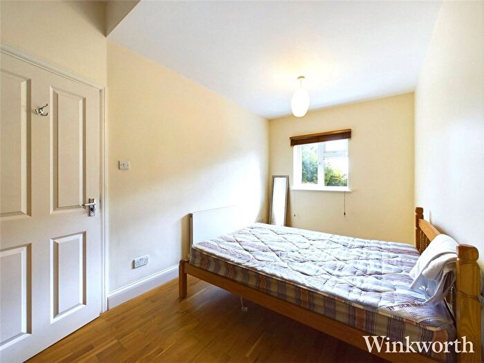2 Bedroom Flat To Rent In Grosvenor Parade, London, W5