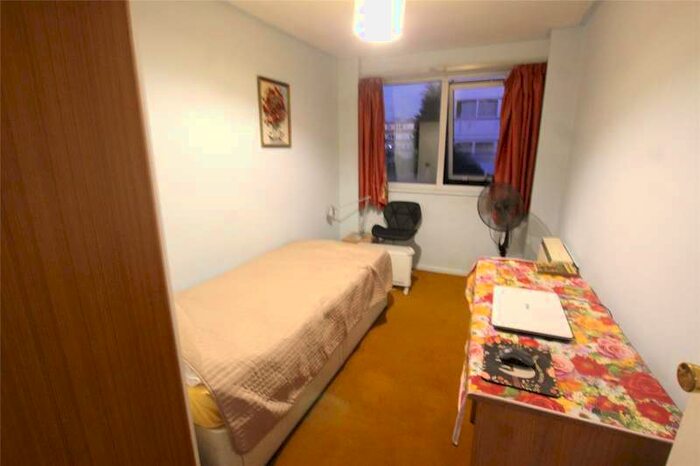 2 Bedroom House To Rent In The Beeches, Queenswood Gardens, London, E11